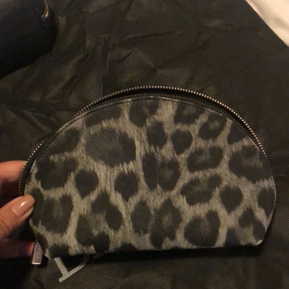 Gently used authentic Danier cosmetic bags set - Picture 3 of 4